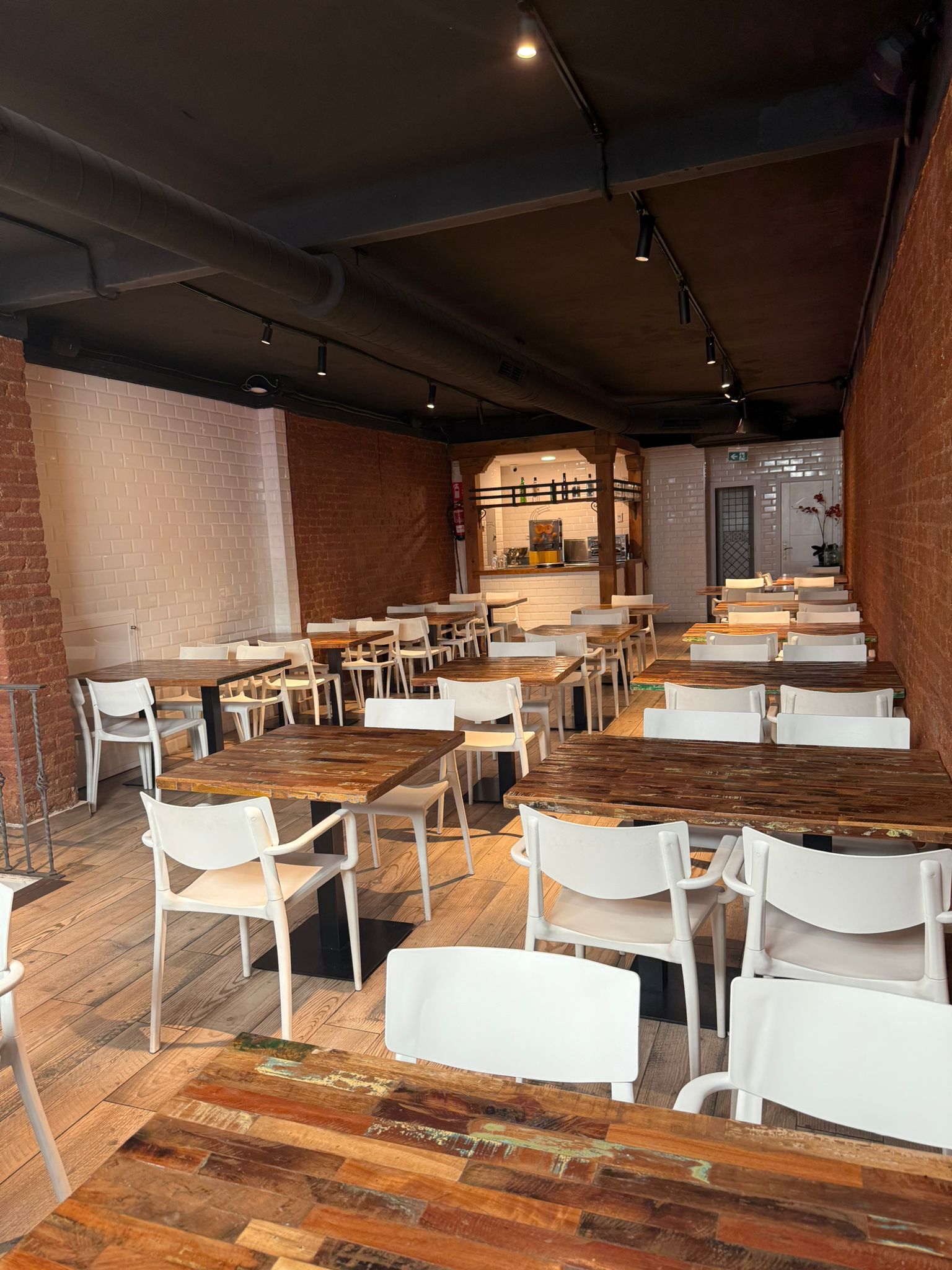 Reserva tu mesa en La Cocina de Neptuno Madrid restaurante cocina espa&ntilde;ola eventos especiales